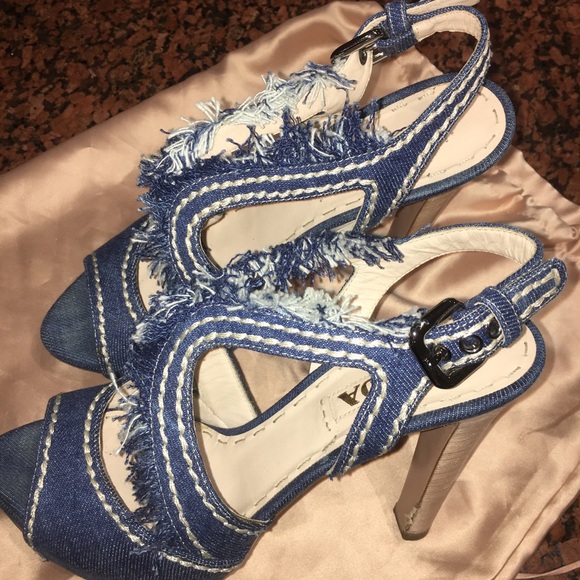 Prada - Picture 5 of 6